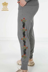 14GG produzierter Viskose-Elite-Strickwaren-Trainingsanzug, Blumenstickerei, Hersteller von Damenbekleidung – 16528 | Echtes Textil - Thumbnail